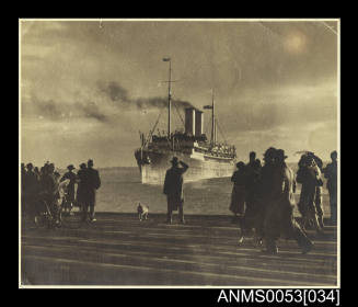 SS ORSOVA leaving Melbourne on its last voyage