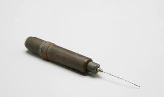 Underwater hypodermic syringe used for sharks