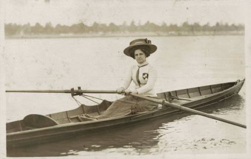Cassie Woolly McRitchie of Albert Park Ladies Rowing Club