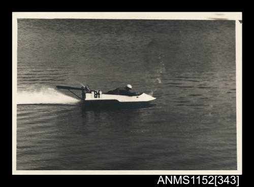 Hydroplane 84 at high speed