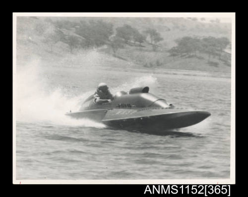 Hydroplane WASP racing at high speed