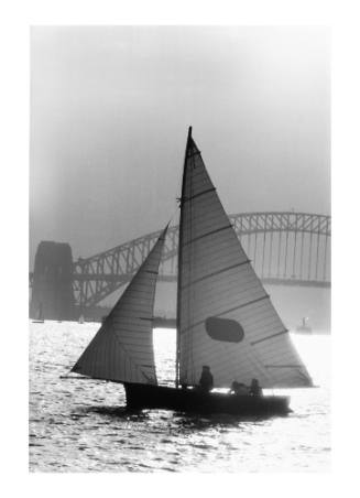 18-foot skiff MYRA and Sydney Harbour Bridge 