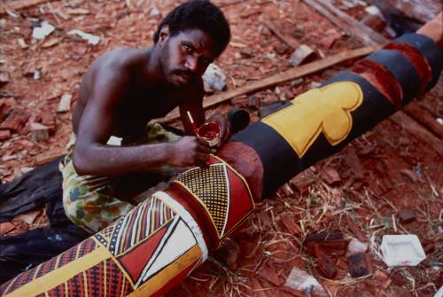 Pedro Wonaeamirri Painting a Tutini