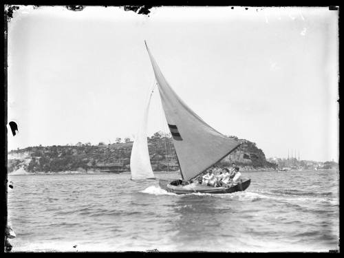 16' or possibly 18-foot skiff on Sydney Harbour, inscribed 1586