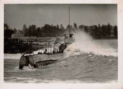 Dutch submarine KXII aground on the rocks of Fairlight