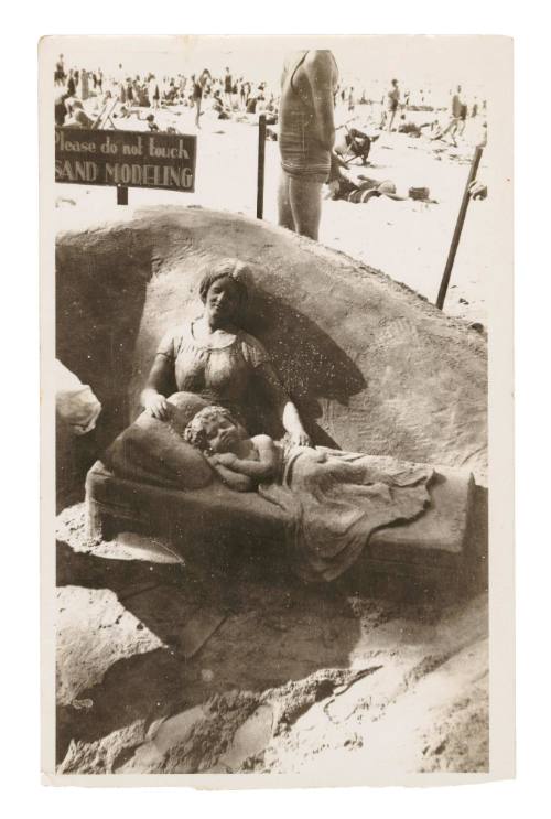 Woman and child modelled in sand by John Suchomlin, Manly