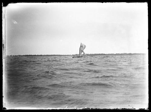 Possible 14-foot skiff on Sydney Harbour