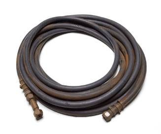 Diver's air hose with metal fittings