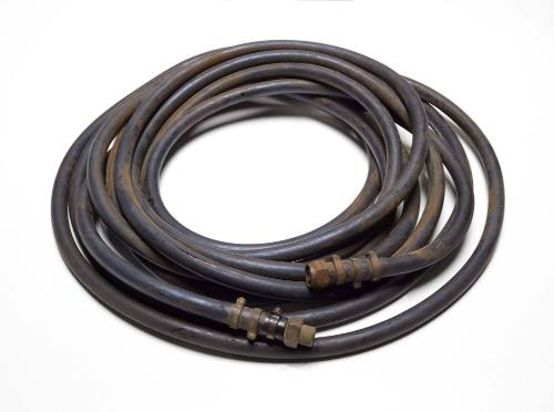 Diver's air hose with metal fittings