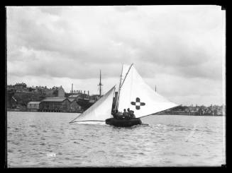 10-footer COMMONWEALTH sailing on Sydney Harbour