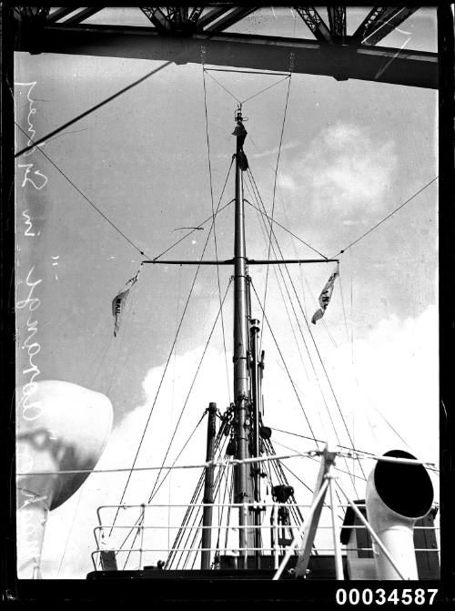 Mast on AORANGI in Sydney