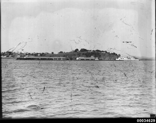 Shell oil tanks and wharves – Works – collections.sea.museum/