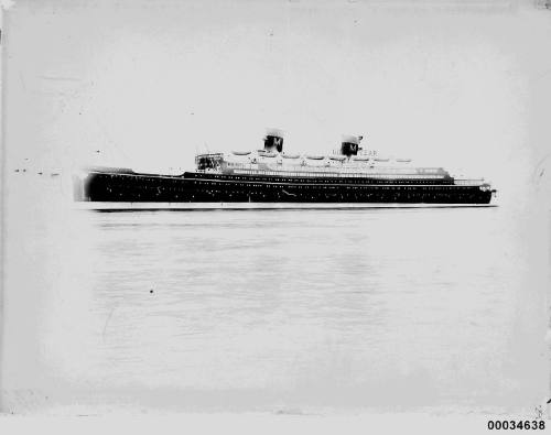 MARIPOSA I at west Circular Quay