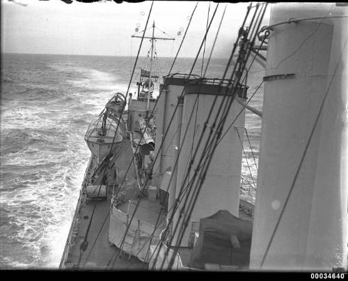 Stern portside view of destroyer HMAS ANZAC at sea