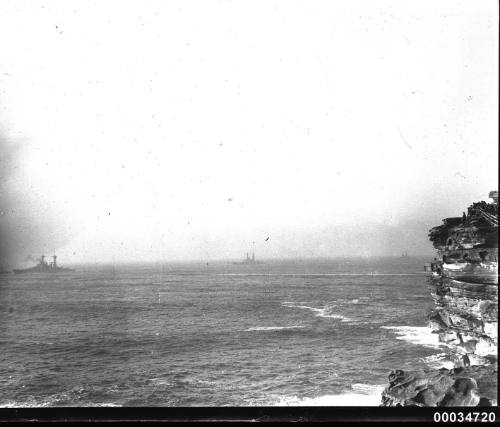 Three US Navy vessels entering Sydney Heads