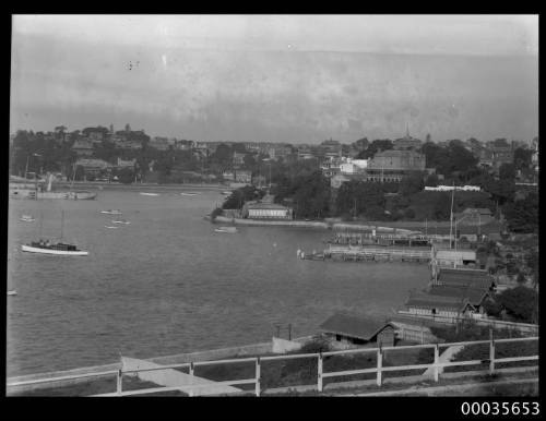 Sydney Harbour waterfront scene