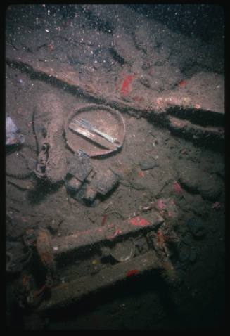 Objects on a shipwreck