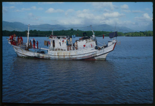 A Taiwanese clam poaching vessel