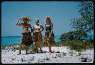 Valerie Taylor with two other women on Heron Island in 1961