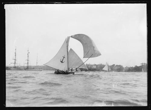 18-foot skiff YENDYS sailing on Sydney Harbour