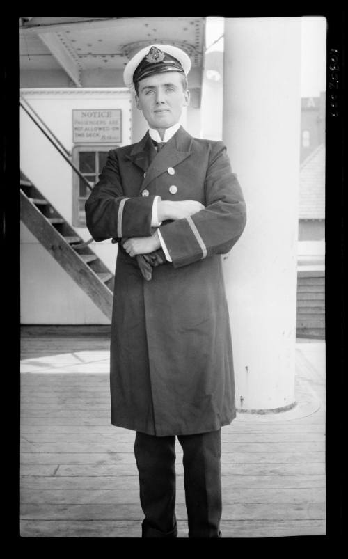 Unidentified officer of the White Star Line