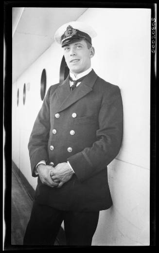 Unidentified officer of the White Star Line