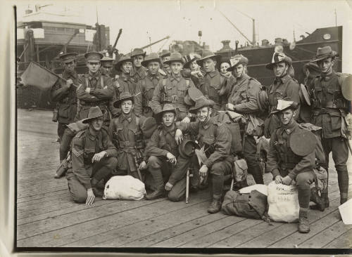 Soldiers awaiting embarkation on HMAT NESTOR, Melbourne