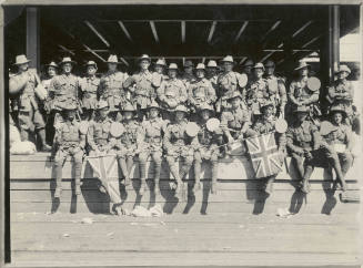 Soldiers waiting to board the troopship OMRAH, Melbourne