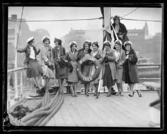Women on deck of the Chilean naval vessel BAQUEDANO during a visit to Sydney