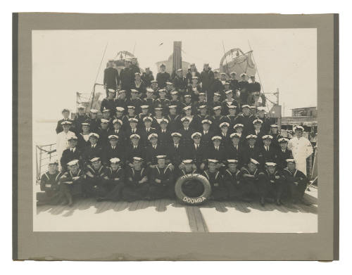 Ship crew HMAS DOOMBA