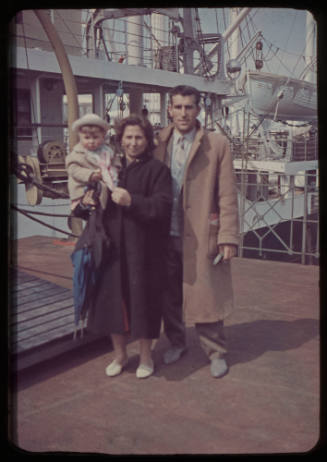 Family ready to embark SS TOSCANA