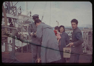 People ready to embark SS TOSCANA