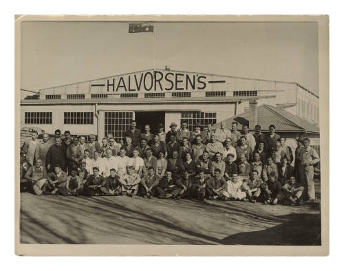 Lars Halvorsen Sons staff at the Ryde shipyard