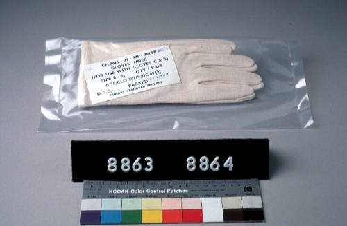 GLOVE, INNER, RIGHT HAND GLOVE, FOR USE WITH PROTECTIVE CHEMICAL AND BIOLOGICAL OUTER GLOVES