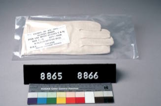 GLOVE, INNER, LEFT HAND GLOVE, FOR USE WITH PROTECTIVE CHEMICAL AND BIOLOGICAL OUTER GLOVES