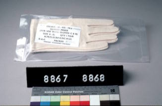 GLOVE, INNER, LEFT HAND GLOVE, FOR USE WITH PROTECTIVE CHEMICAL AND BIOLOGICAL OUTER GLOVES