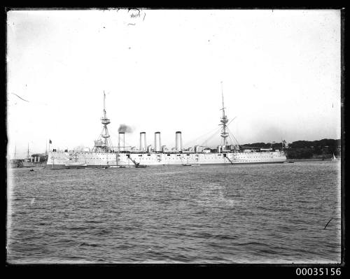 Sailors disembarking and boarding longboats