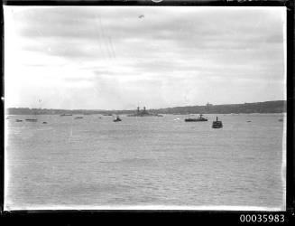 US Navy warship possibly leaving Sydney Harbour