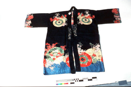 Black kimono wih parasol motif