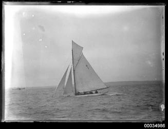 Gaff rigged cutter,'RI' on mainsail