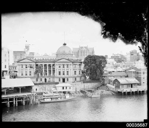 Customs House and Brisbane River wharves