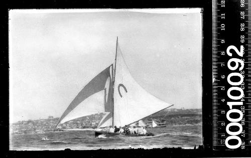 18-footer PASTIME on Sydney Harbour