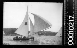 18-footer CALEDONIA sailing on Sydney Harbour 1922