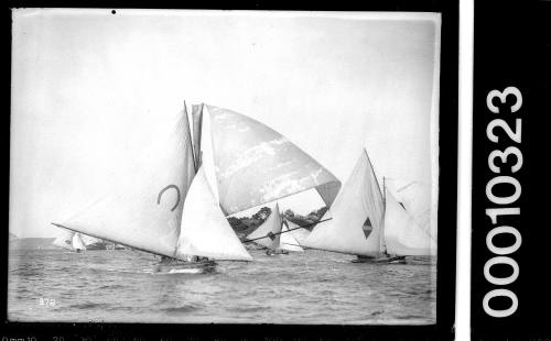 18-footers sailing on Sydney Harbour