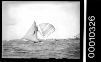 18-footer KERIKI under sail on Sydney Harbour