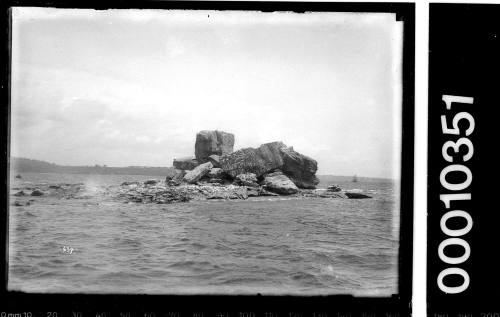 Rocks off Bottle and Glass Point, Vaucluse