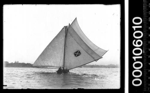 18-footer MASCOTTE under full sail on Sydney Harbour