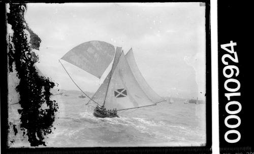 18-footer MASCOTTE racing on Sydney Harbour