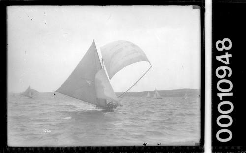 18-footer GLORIA racing on Sydney Harbour