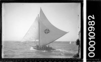 18-footer MASCOTTE racing on Sydney Harbour